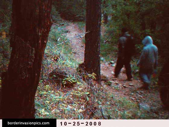 Photo of illegal aliens entering US